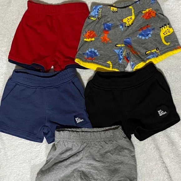 Carter's Other - 5 pairs of baby boys shorts bundle